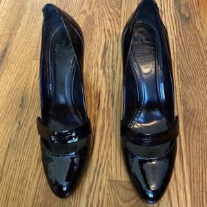 Burberry Black Patent Pump - Size 40 UK/EUR